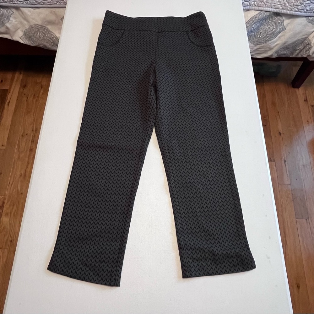 Margaret M Dark Patterned Women's Capris
